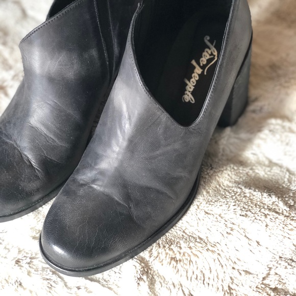 Free People black bootie - Picture 4 of 6